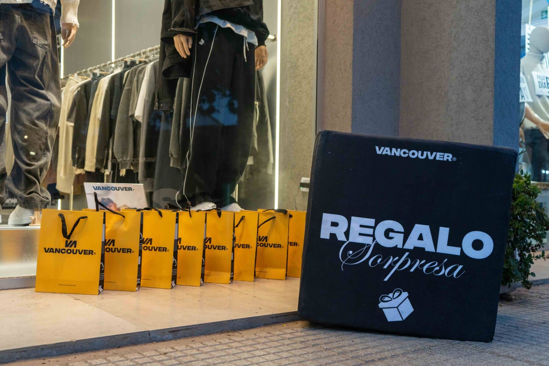 Interior local Vancouver Recoleta